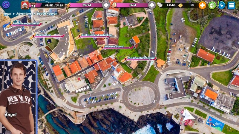 Mapa urbano de juego en navegador visto desde arriba con iconos.